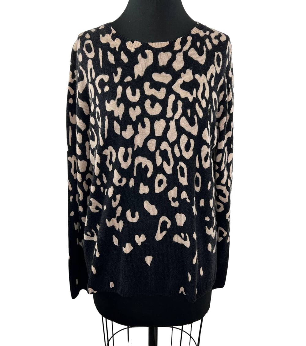 C by Bloomingdale's Cashmere Black Tan Leopard Print Pullover Sweater Size M